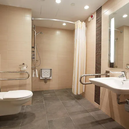 泽佐夫希尔顿花园酒店 酒店