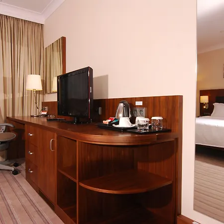 泽佐夫希尔顿花园酒店 酒店 热舒夫