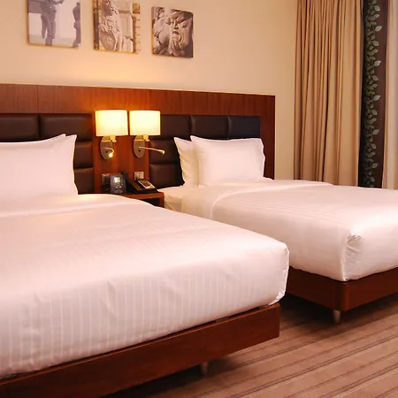 泽佐夫希尔顿花园酒店 热舒夫