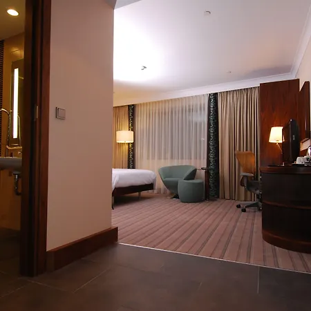 Hilton Garden 4*