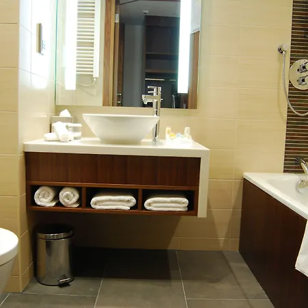 酒店 泽佐夫希尔顿花园酒店 4*