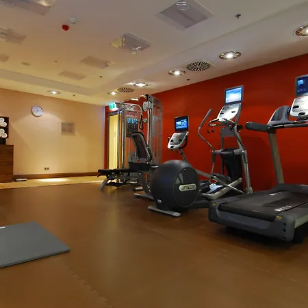 Hilton Garden فندق
