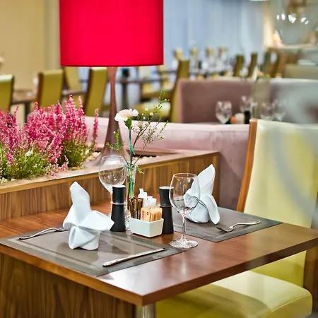 泽佐夫希尔顿花园酒店 酒店 4*