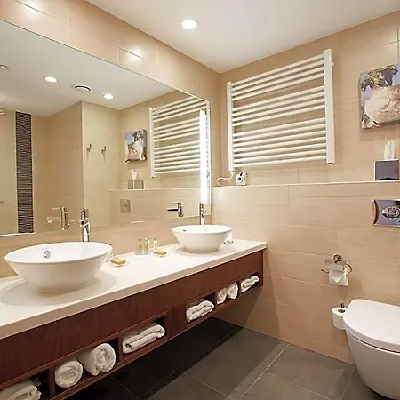 Hilton Garden Ξενοδοχείο 4*