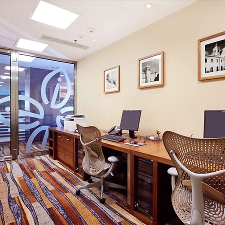 Hilton Garden Hotel 4*