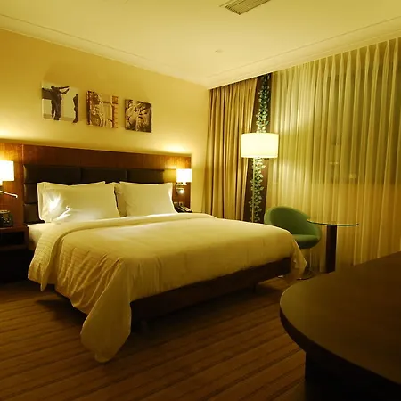Hilton Garden Hotel 4*