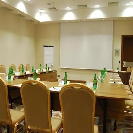 Hilton Garden Hotel 4*