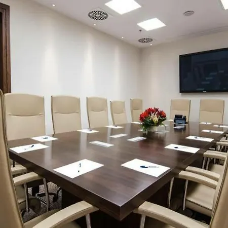 Hilton Garden رشيشوف