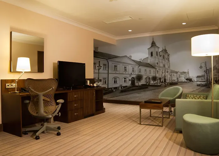 Hilton Garden فندق رشيشوف