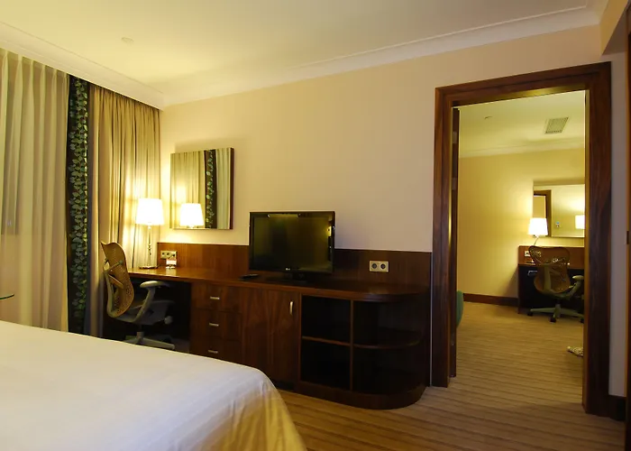 Hilton Garden فندق 4*