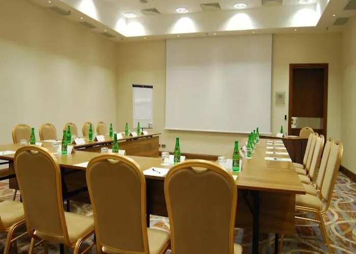 Hilton Garden فندق 4*